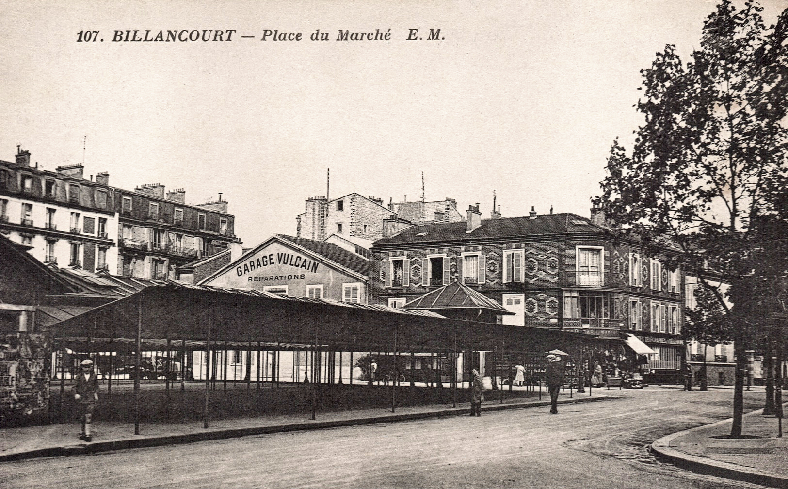 Photo 13 - vue du marché vers la rue Desfeux